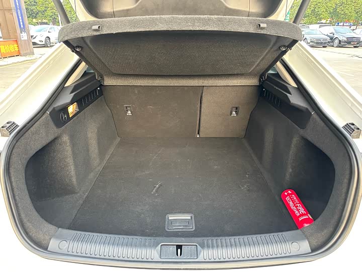 Фото 9 - Bestune B70