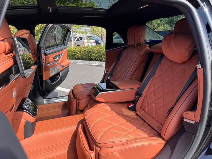 Фото 9 - Mercedes-Benz Maybach S-Class