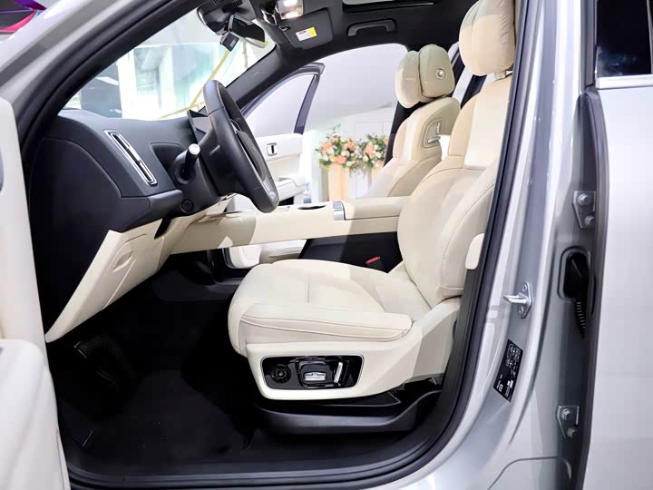 Фото 12 - LiXiang L7