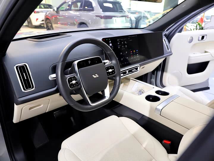 Фото 13 - LiXiang L7