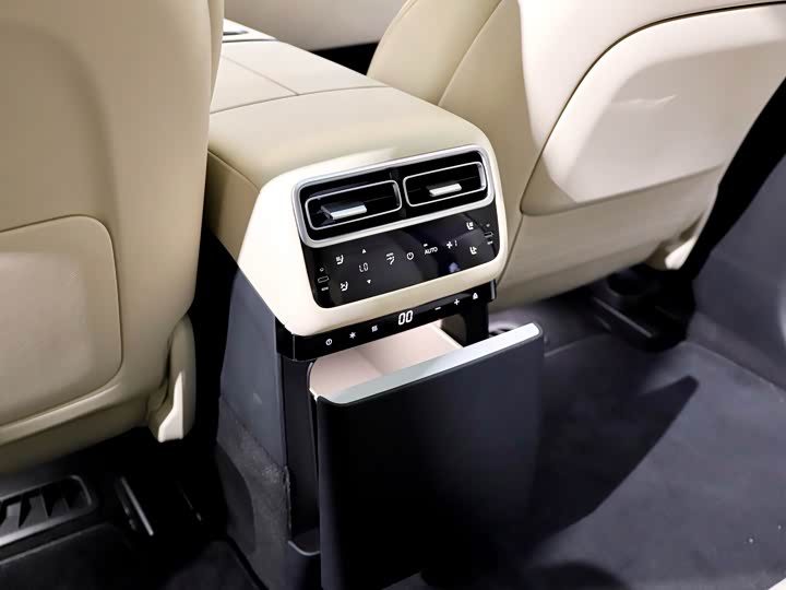 Фото 19 - LiXiang L7