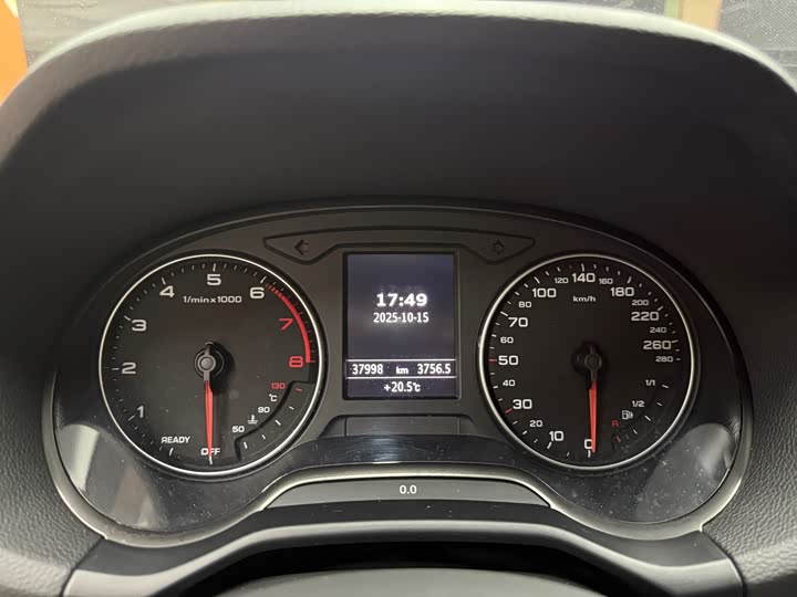 Фото 7 - Audi Q2L