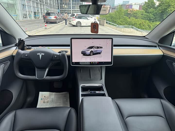 Фото 11 - Tesla Model Y