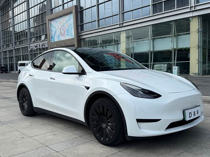 Фото 4 - Tesla Model Y