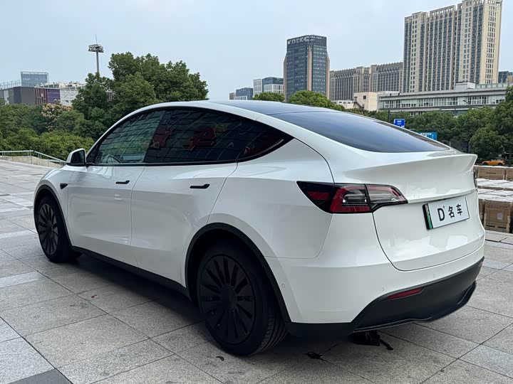 Фото 6 - Tesla Model Y