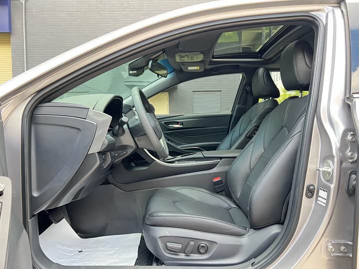 Фото 11 - Toyota Avalon