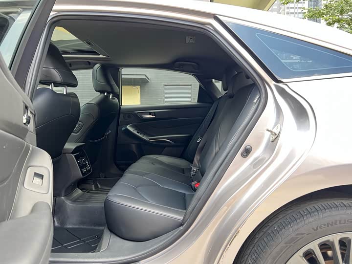 Фото 12 - Toyota Avalon