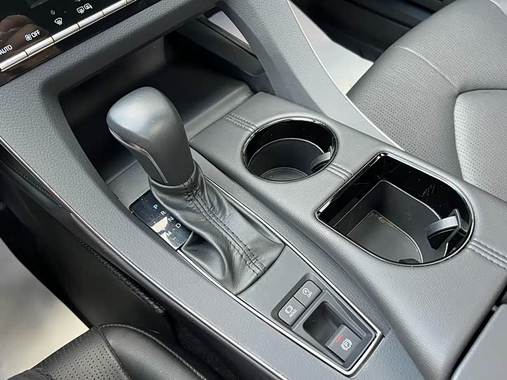 Фото 16 - Toyota Avalon