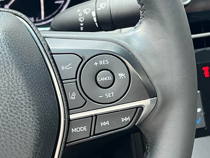 Фото 18 - Toyota Avalon