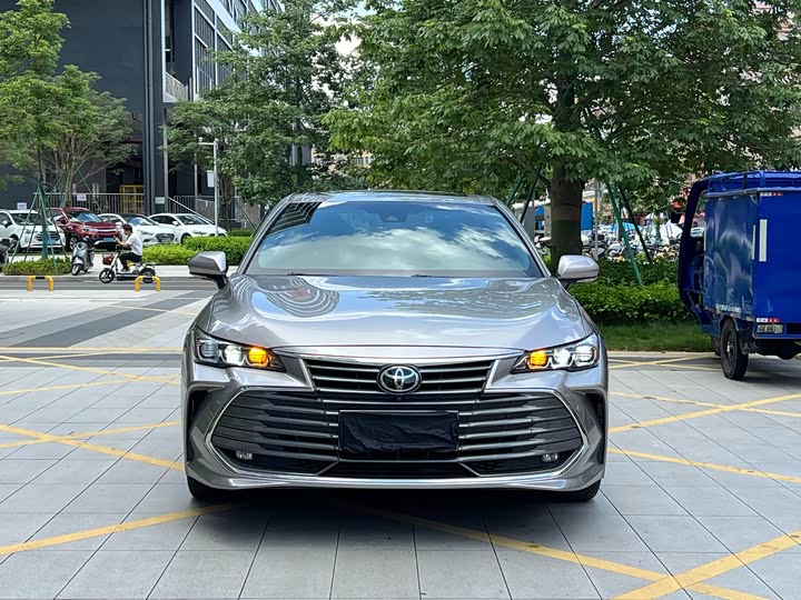Фото 2 - Toyota Avalon
