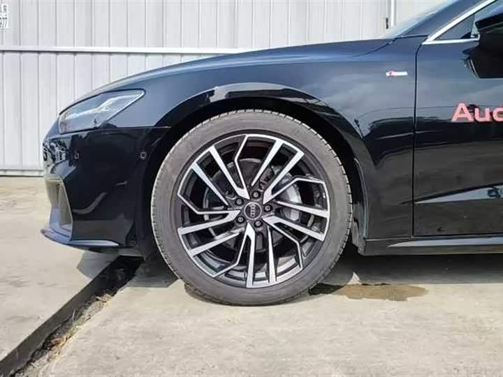 Фото 6 - Audi A7