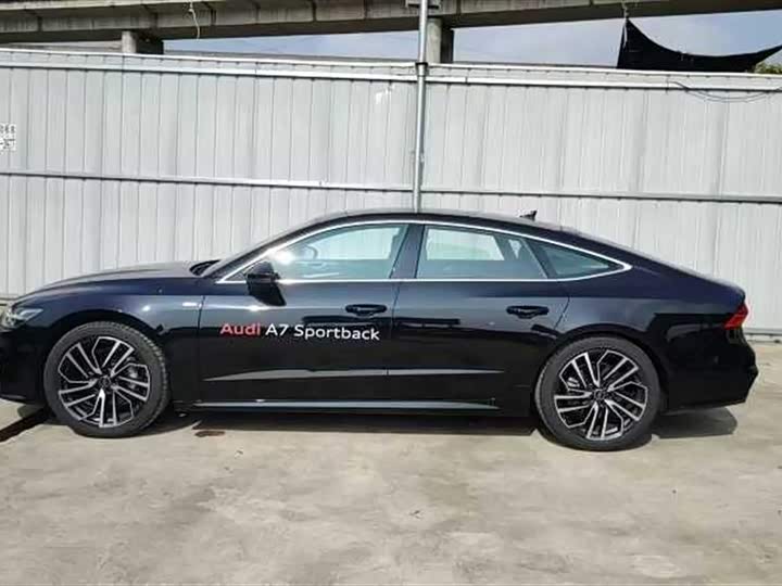 Фото 7 - Audi A7