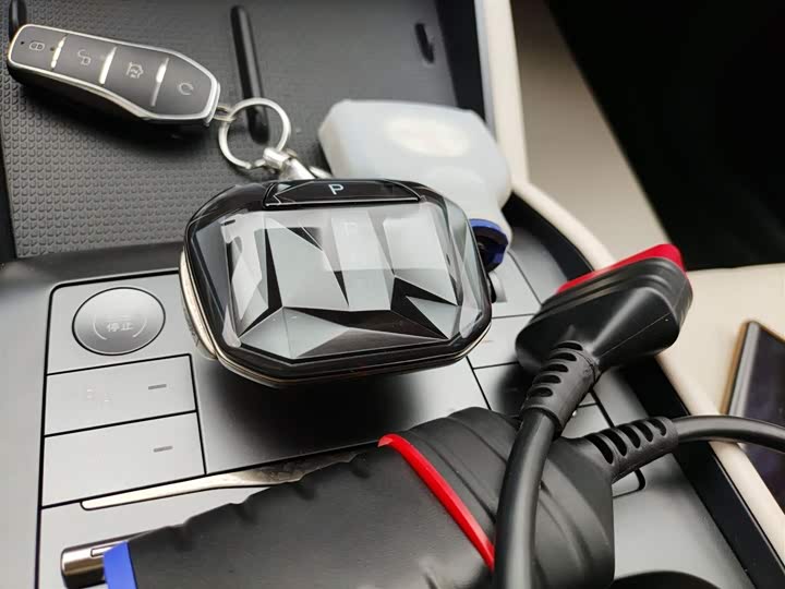 Фото 14 - BYD Qin L