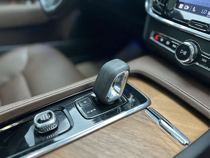 Фото 7 - Volvo S90