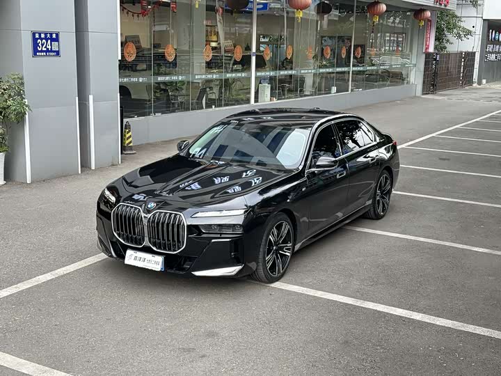Фото 1 - BMW 7 Series