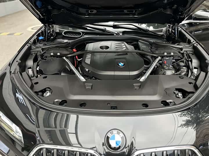 Фото 10 - BMW 7 Series