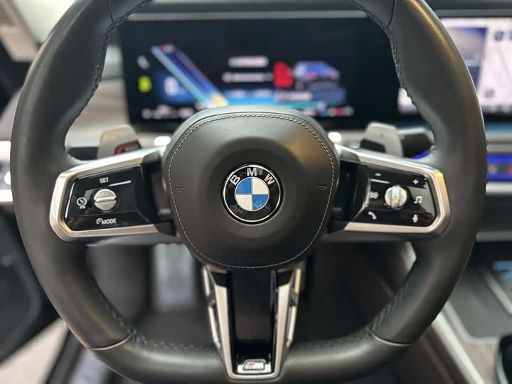 Фото 19 - BMW 7 Series