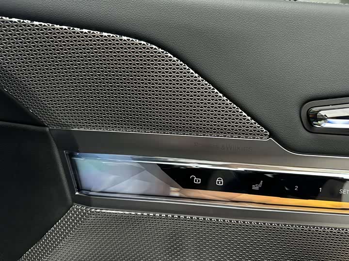 Фото 20 - BMW 7 Series