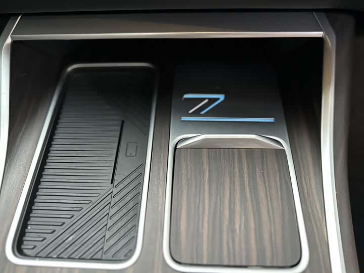 Фото 21 - BMW 7 Series