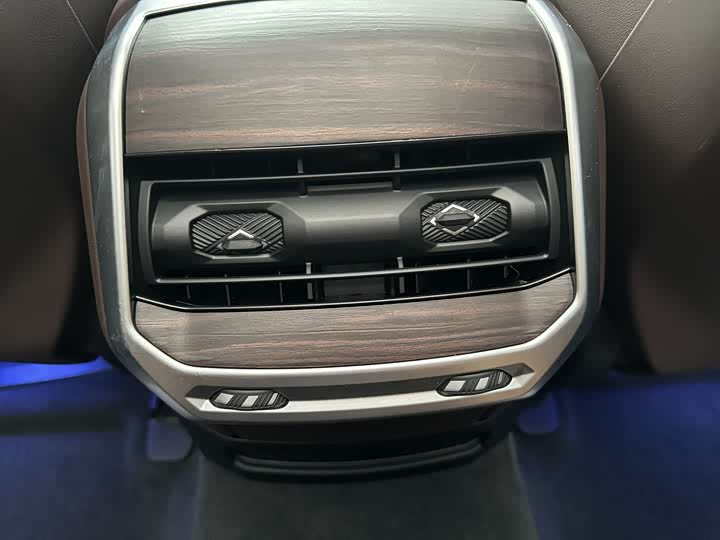 Фото 22 - BMW 7 Series