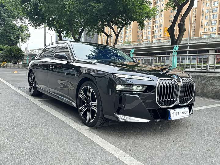 Фото 5 - BMW 7 Series