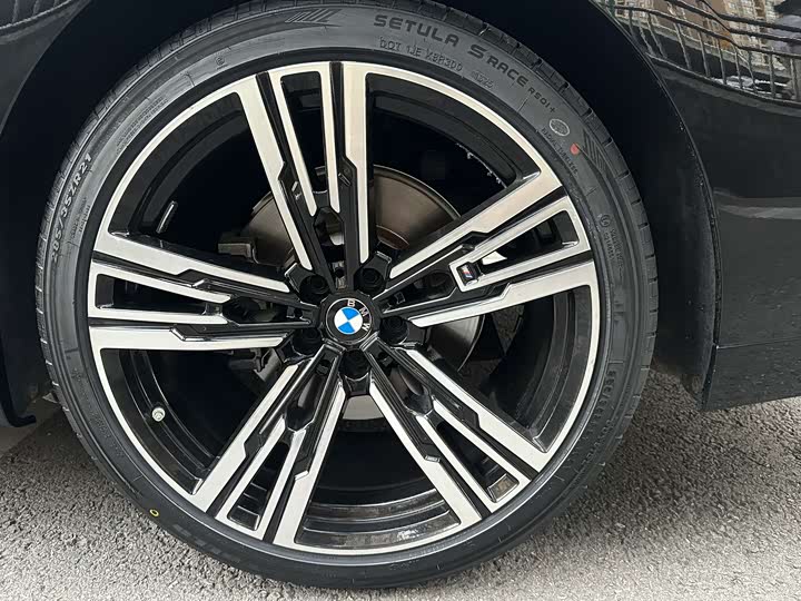 Фото 9 - BMW 7 Series