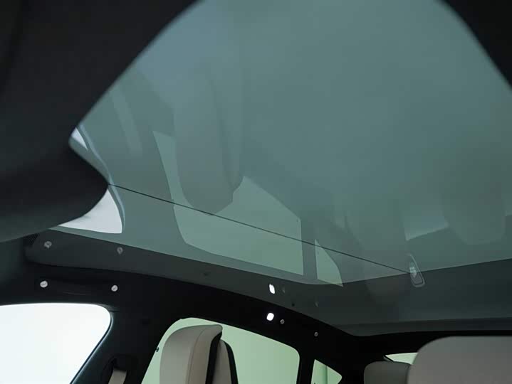 Фото 10 - Xiaomi SU7