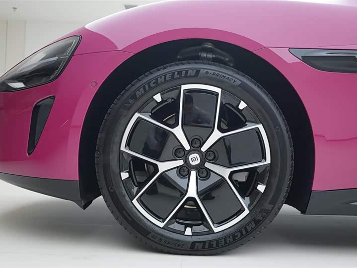 Фото 14 - Xiaomi SU7