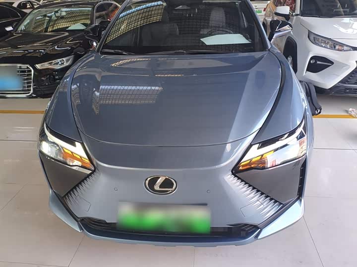 Фото 3 - Lexus RZ