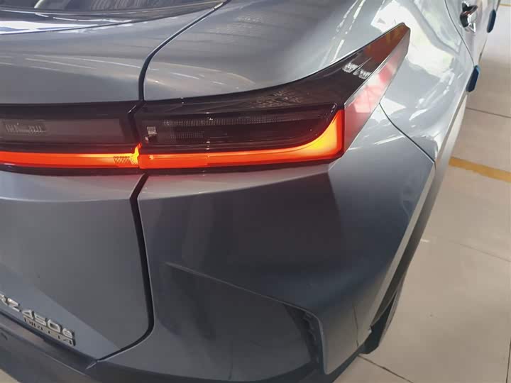 Фото 8 - Lexus RZ