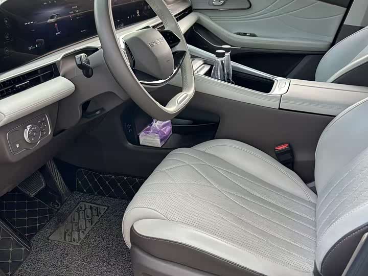 Фото 5 - Exeed RX C-DM Hybrid