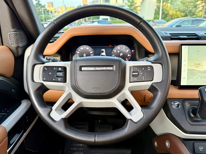 Фото 16 - Land Rover Defender