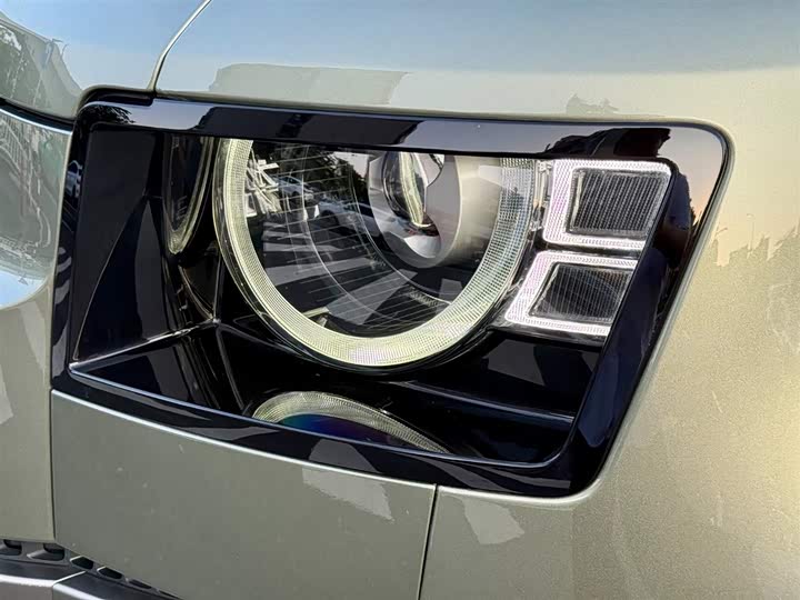 Фото 18 - Land Rover Defender