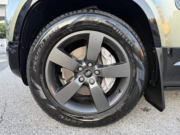 Фото 20 - Land Rover Defender