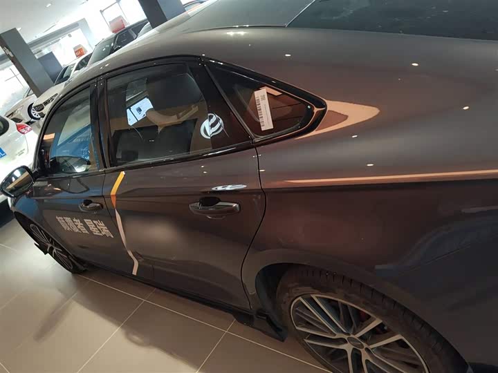 Фото 5 - Geely Preface