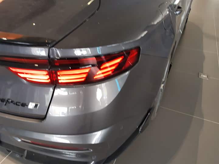 Фото 8 - Geely Preface