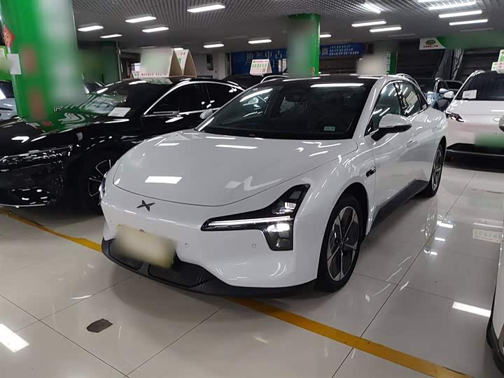 Фото 1 - XPeng Mona M03