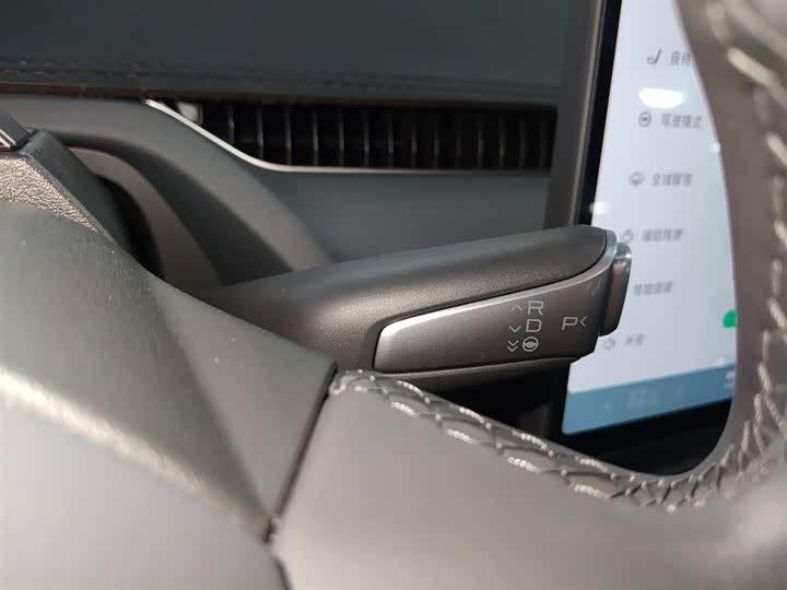 Фото 14 - XPeng Mona M03