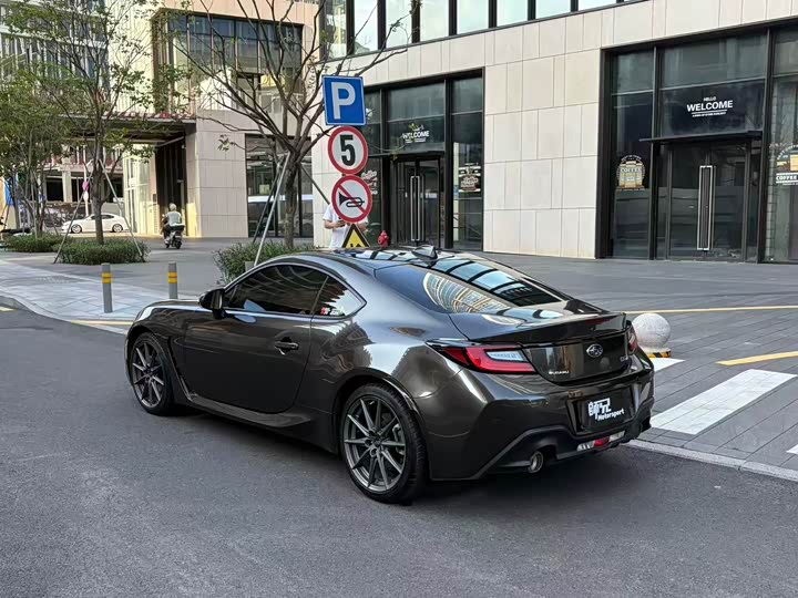 Фото 4 - Subaru BRZ