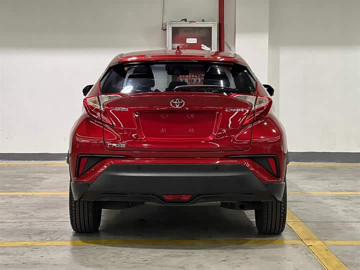 Фото 6 - Toyota C-HR
