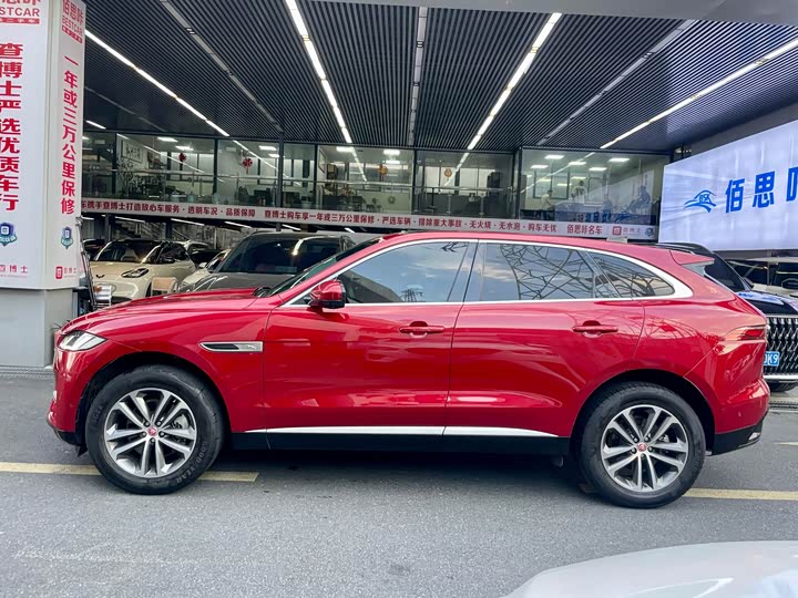 Фото 6 - Jaguar F-Pace