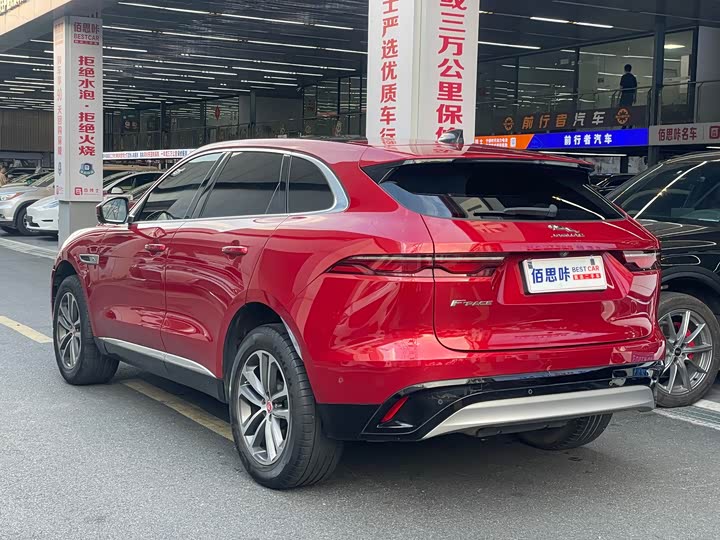 Фото 8 - Jaguar F-Pace