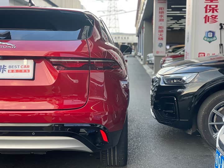 Фото 9 - Jaguar F-Pace