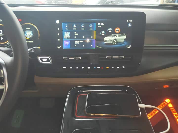 Фото 12 - GAC Aion V