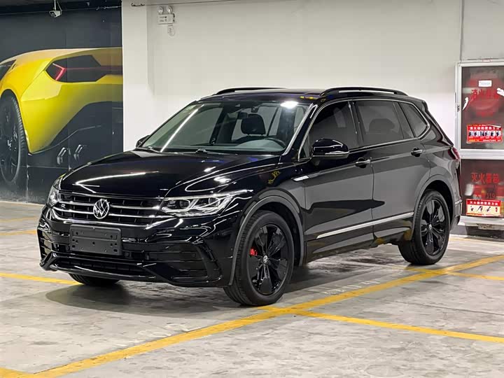 Фото 1 - Volkswagen Tiguan L Pro