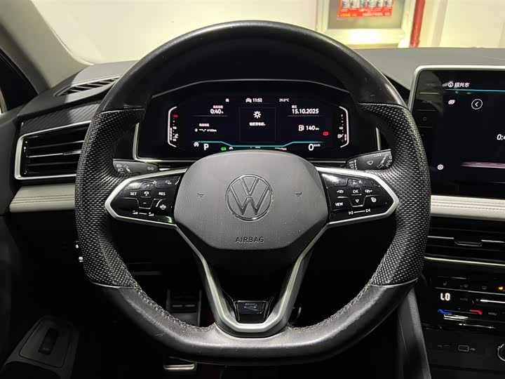 Фото 18 - Volkswagen Tiguan L Pro