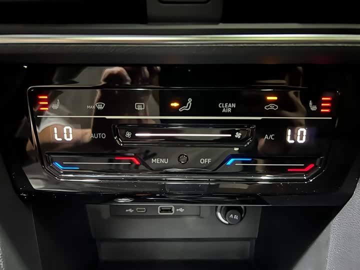 Фото 19 - Volkswagen Tiguan L Pro