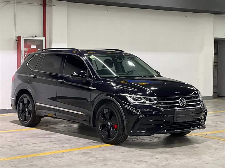 Фото 3 - Volkswagen Tiguan L Pro