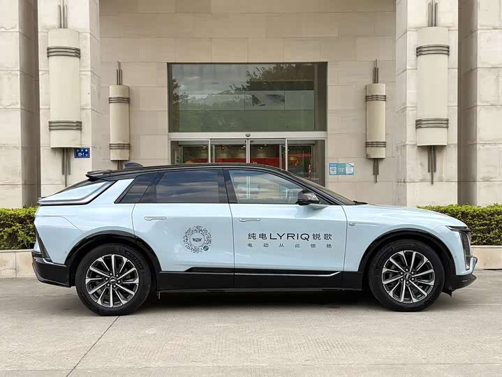 Фото 5 - Cadillac Lyriq