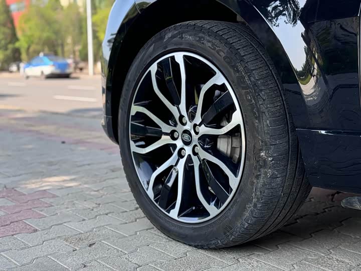 Фото 23 - Land Rover Range Rover Sport